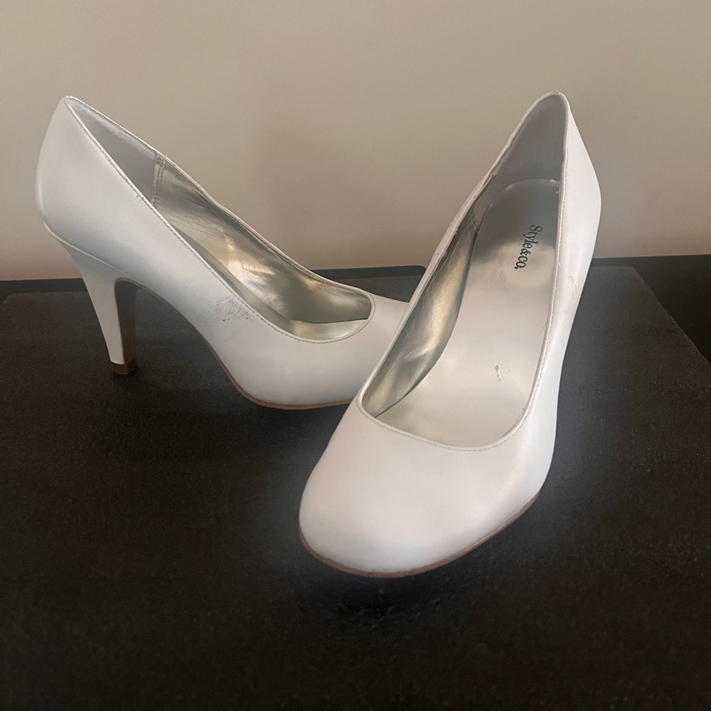 Style & Co Round-toe White Heels